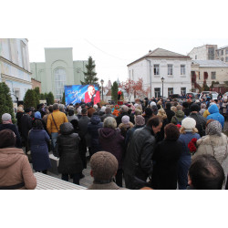 В Самаре торжественно открыли памятник Эльдару Рязанову