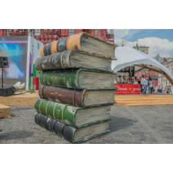 Яркий литературный праздник на Красной площади
