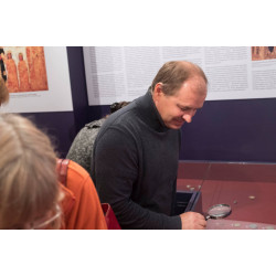 Выставка старинных печатей, запечатлевших историю