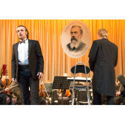 В Тихвине пройдет конкурс молодых оперных певцов