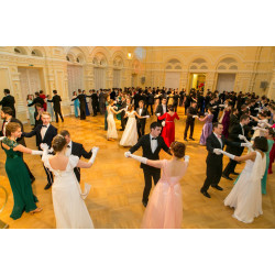 Молодежь готовится к Сретенскому балу